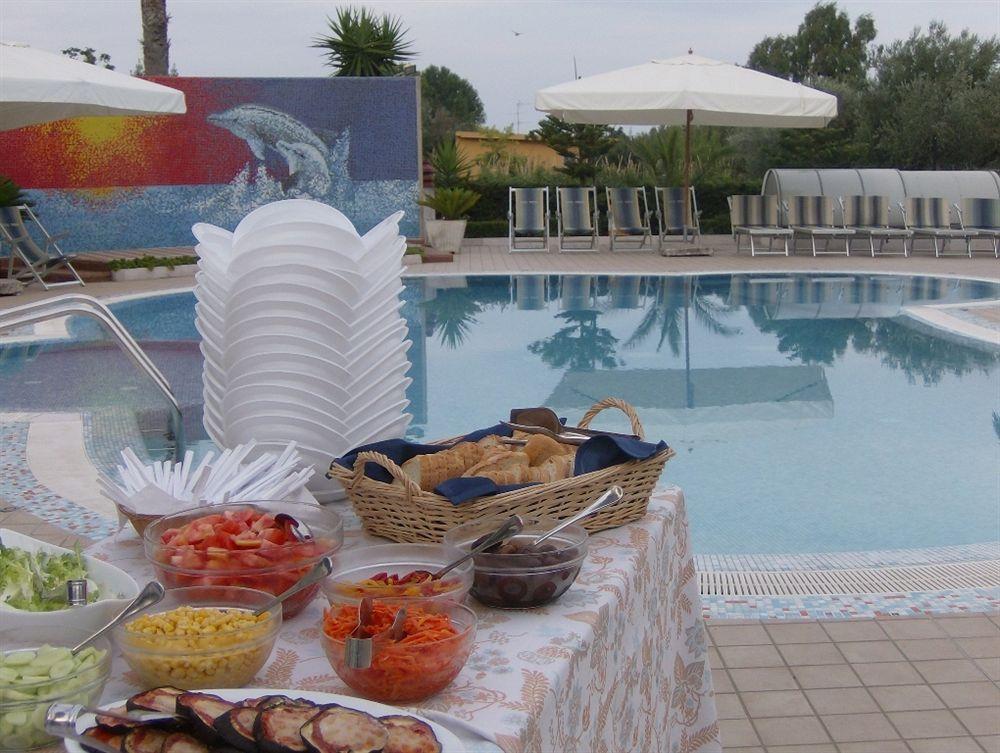 רוזטו דליי אברוצי Hotel Marina מראה חיצוני תמונה