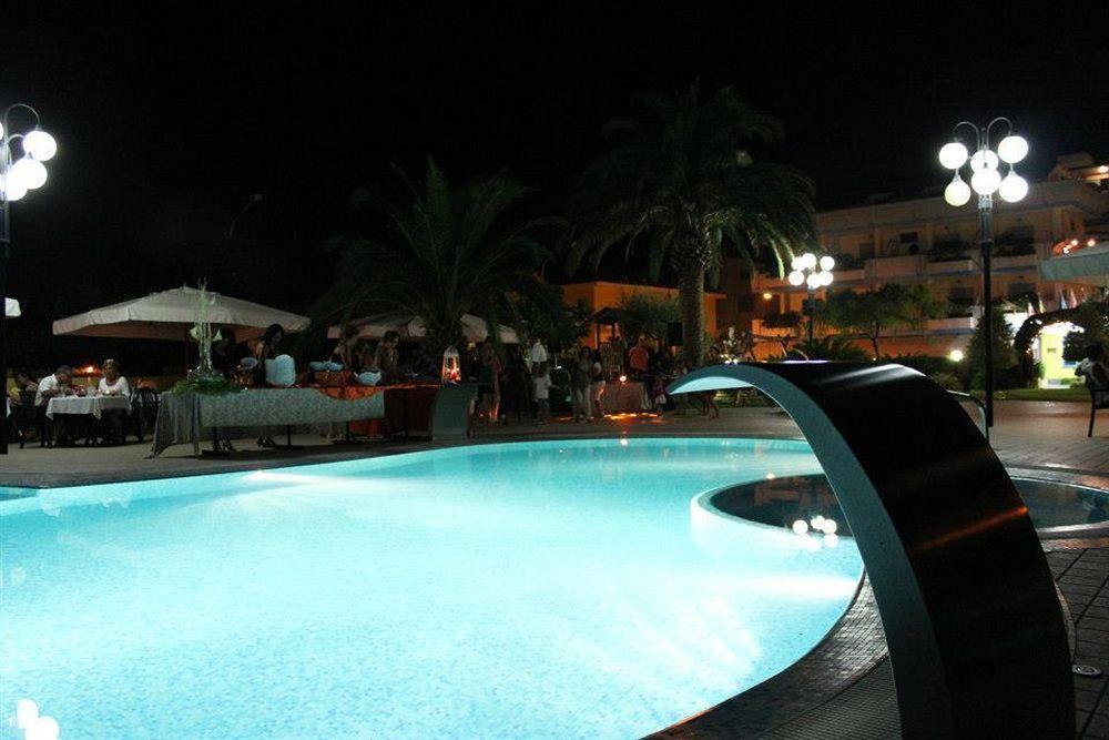 רוזטו דליי אברוצי Hotel Marina מראה חיצוני תמונה