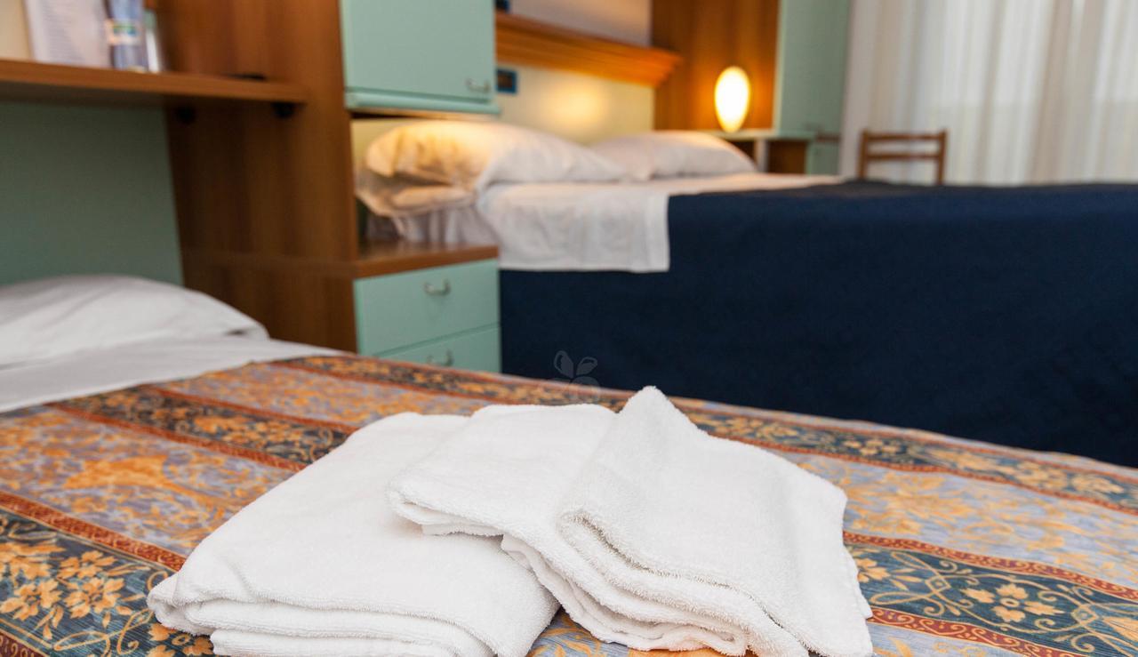 רוזטו דליי אברוצי Hotel Marina מראה חיצוני תמונה