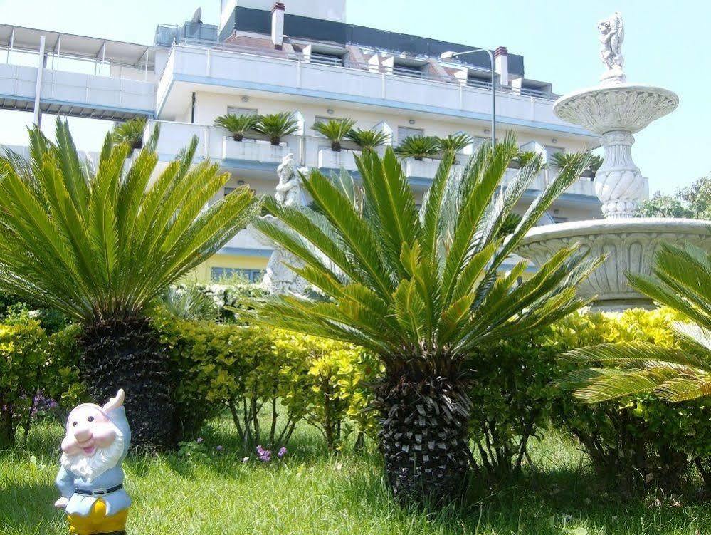 רוזטו דליי אברוצי Hotel Marina מראה חיצוני תמונה