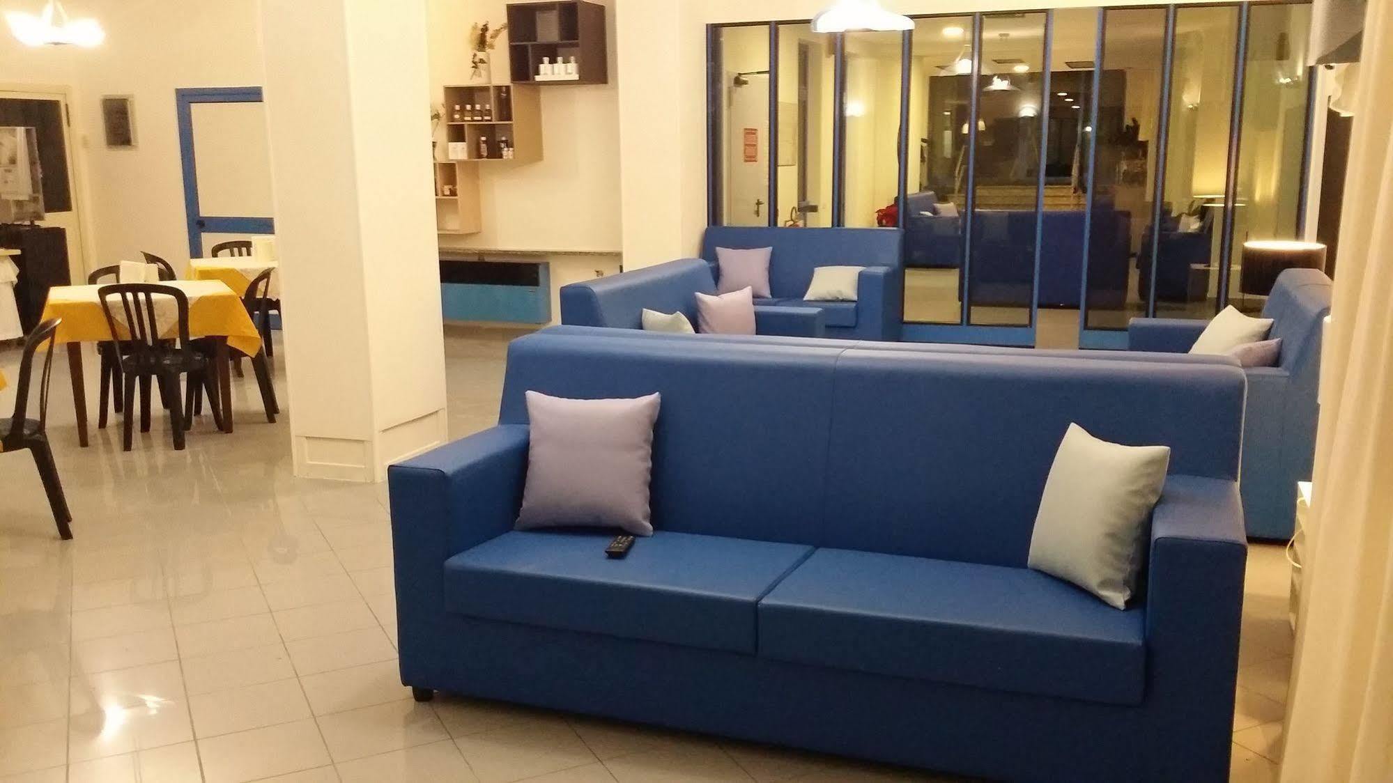 רוזטו דליי אברוצי Hotel Marina מראה חיצוני תמונה